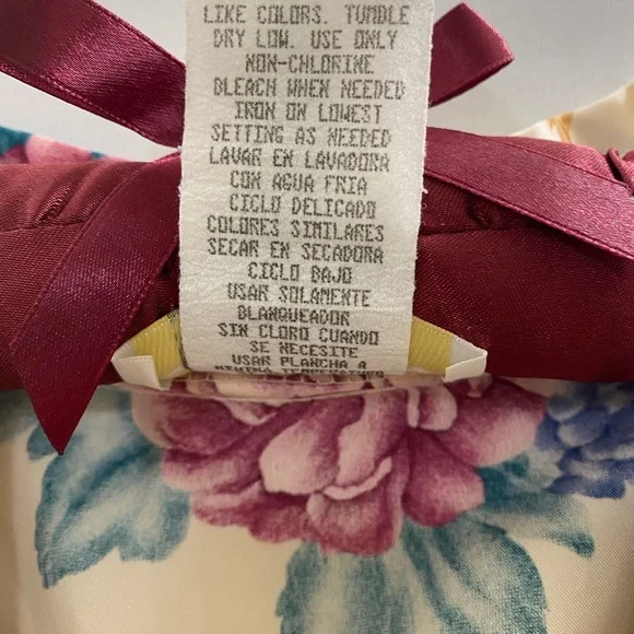 ❌SOLD❌Vintage cream floral print robe with matching belt - Picture 4 of 4